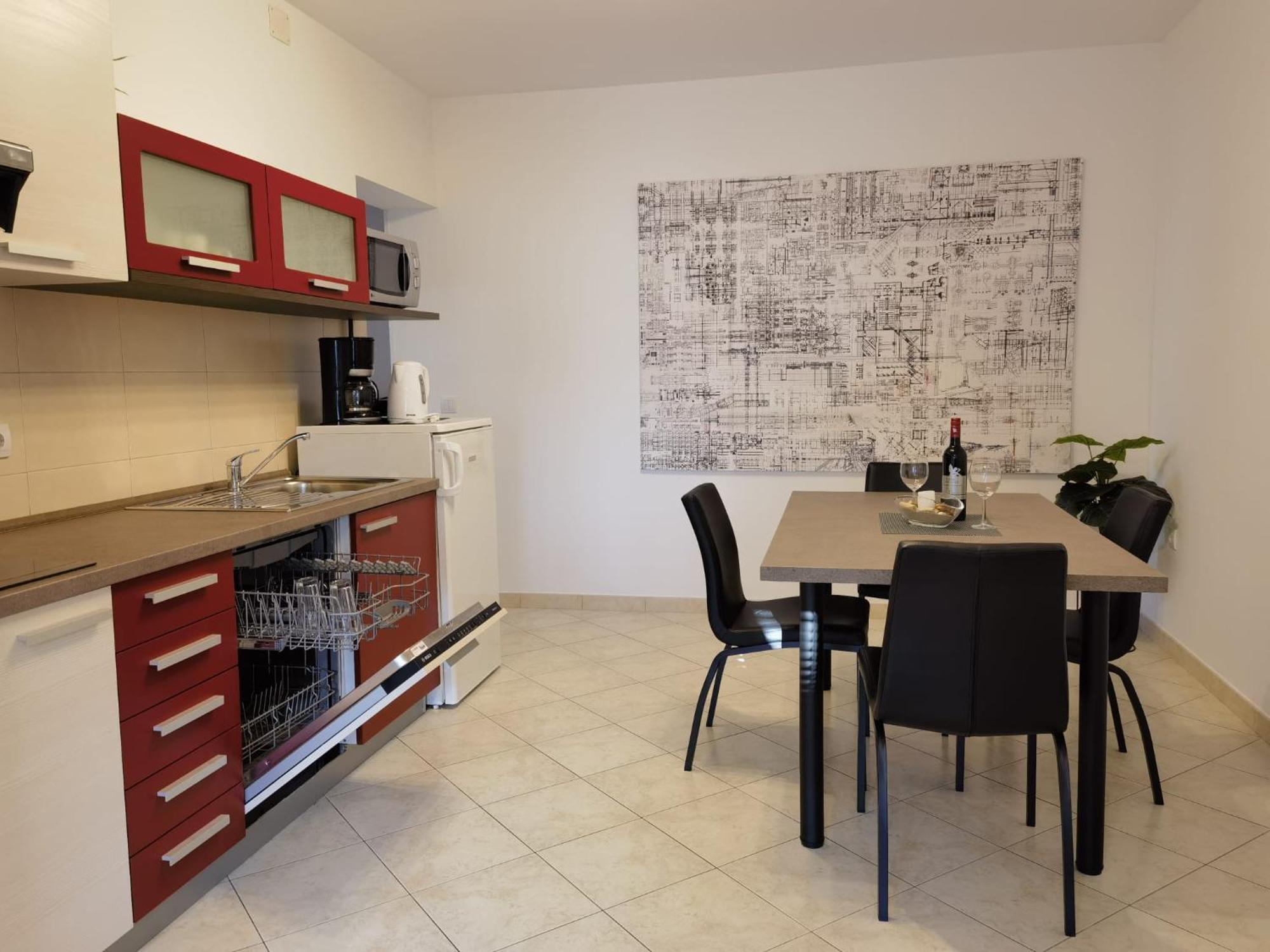 Stay In The Heart Of Porec - 50M To The Beach Екстер'єр фото
