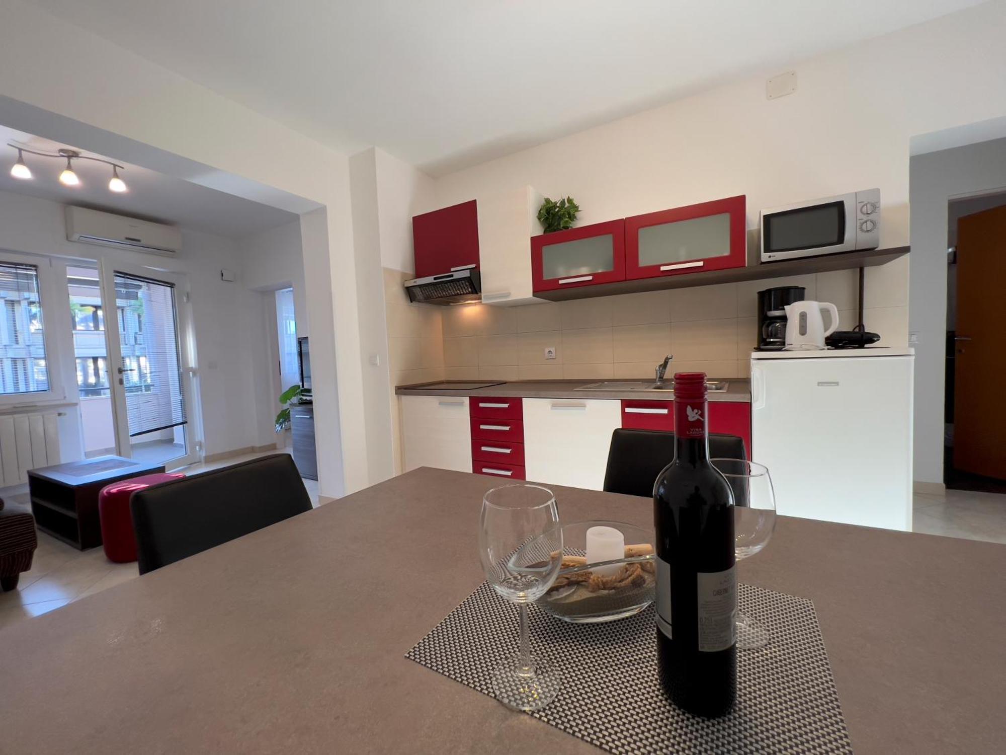 Stay In The Heart Of Porec - 50M To The Beach Екстер'єр фото